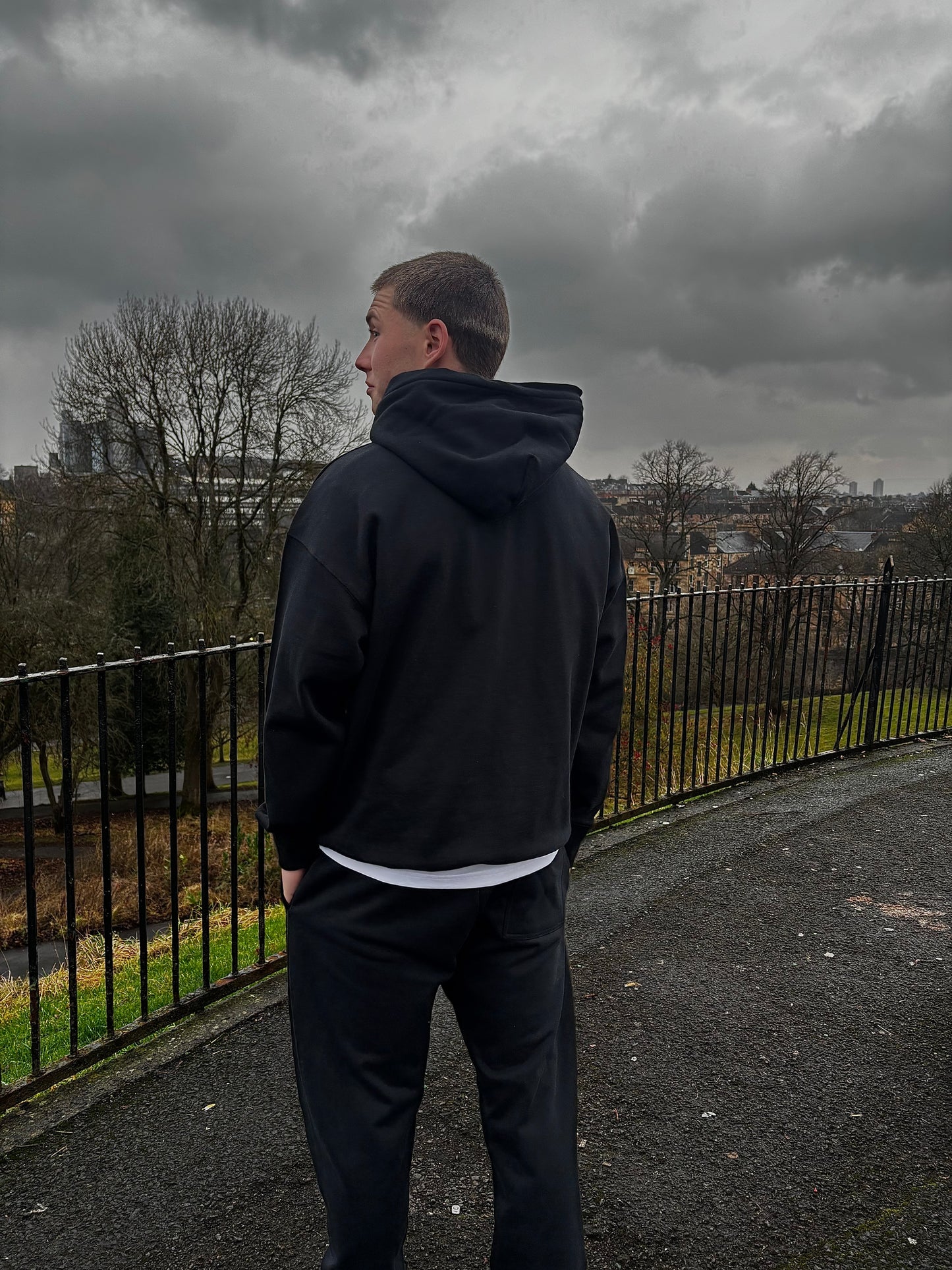 Essential Hoodie Black